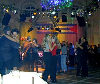 Salsa im Alten Kurhaus (anklicken zum Vergr&ouml;�ern, mit ALT+F4 wieder schliessen)